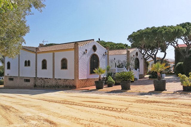 Andalusien, Costa de la Luz, Chiclana - Finca mit Stall, Halle, Restaurant und Wohnhaus