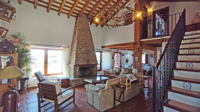 2341 Andalusien, Alcala de los Gazules, Finca mit Pferdestall zu verkaufen