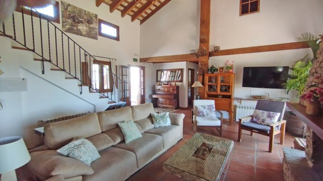 2341 Andalusien, Alcala de los Gazules, Finca mit Pferdestall zu verkaufen