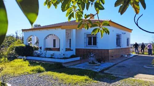 2420 andalusien, provinz huelva, la palma del condado, finca mit 2 häusern zu verkaufen