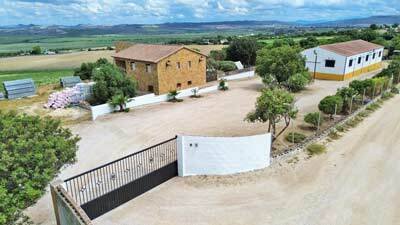 Andalusien, Arcos de la Frontera - Finca mit Wohnhaus, Stall und Reitplatz Andalusien, Arcos de la Frontera - Finca mit Wohnhaus, Stall und Reitplatz